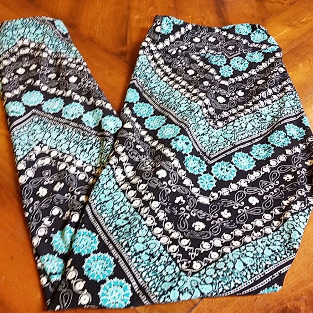 LuLaRoe soft leggings mint green great condition